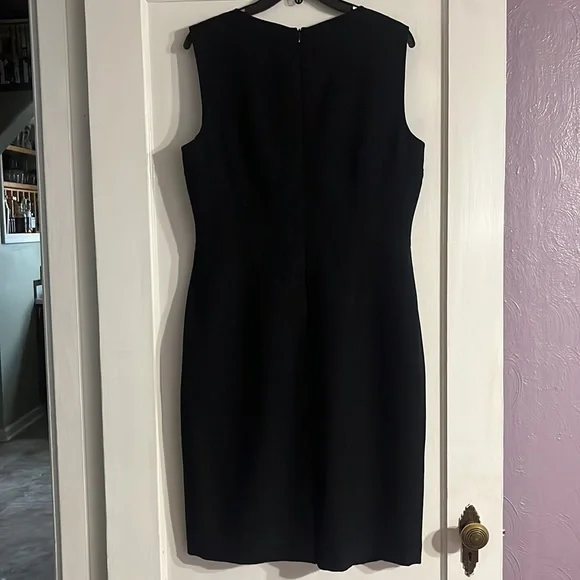 Kasper black sleeveless mini dress - Picture 5 of 8